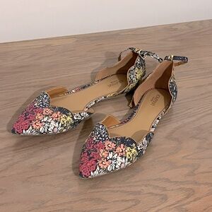 Crown vintage florall flats size 11